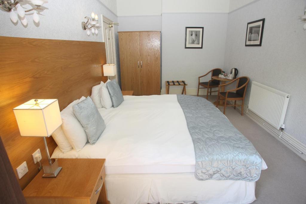 לידס Cliff Lawn Hotel חדר תמונה